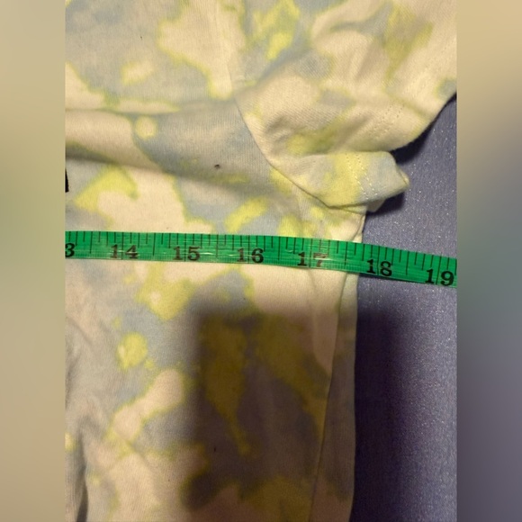 NWT Abercrombie & Fitch Kids  Tie-Dye T-Shirt - Picture 4 of 5